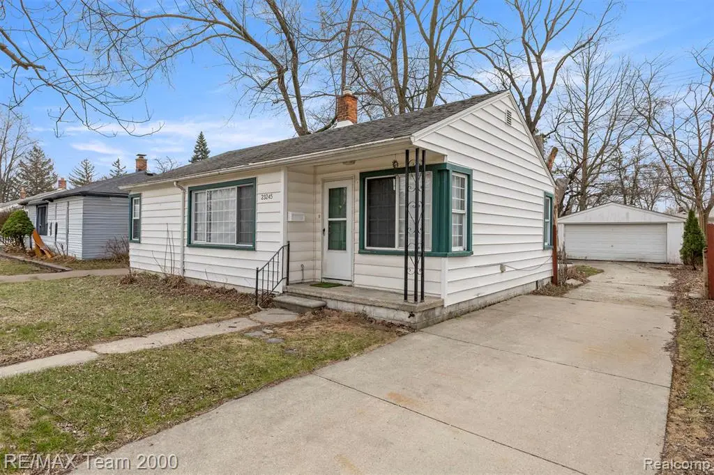 23245 Annapolis, Dearborn Heights, MI 48125 - #1