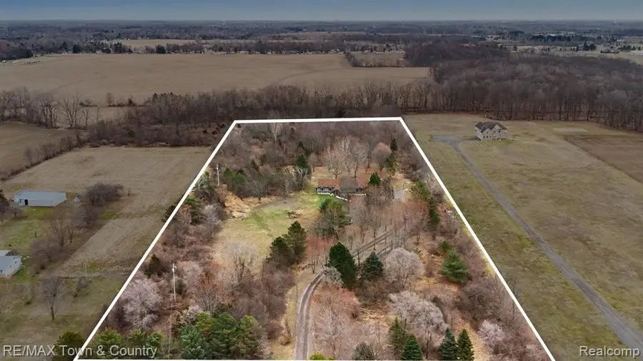 1282 N Van Vleet, Flushing, MI 48433 - #2