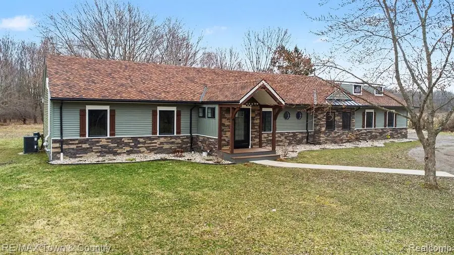 1282 N Van Vleet, Flushing, MI 48433 - #3