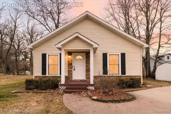 1525 Shoreline, Hartland, MI 48353