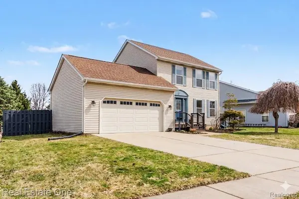 416 Umberland, Howell, MI 48843