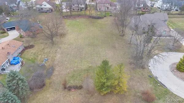 22335 Diamond, Farmington Hills, MI 48335