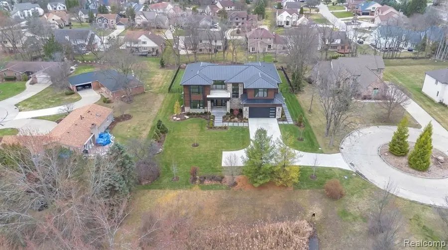 22335 Diamond, Farmington Hills, MI 48335 - #2