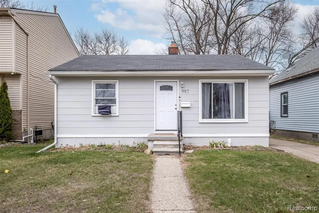 957 E Meyers, Hazel Park, MI 48030 - #1