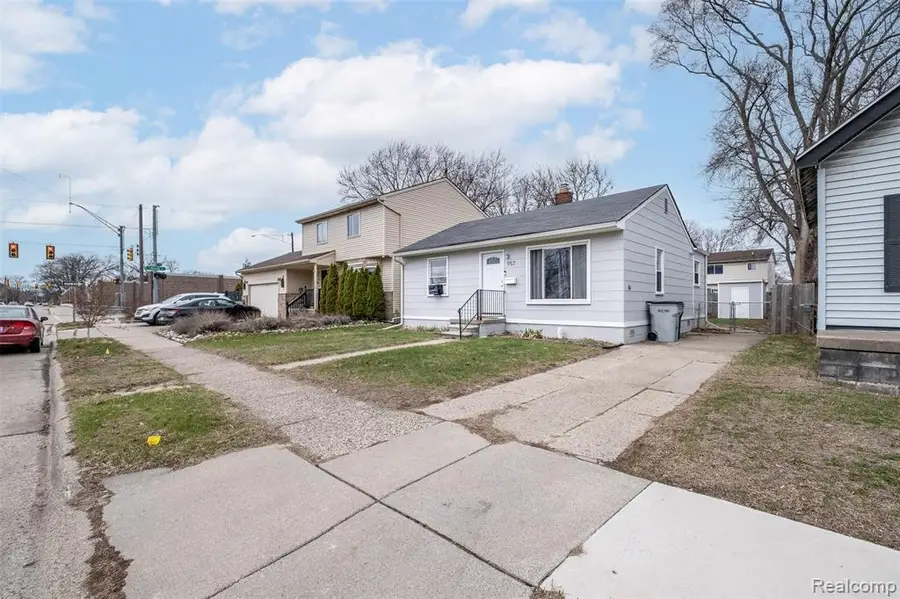 957 E Meyers, Hazel Park, MI 48030 - #3