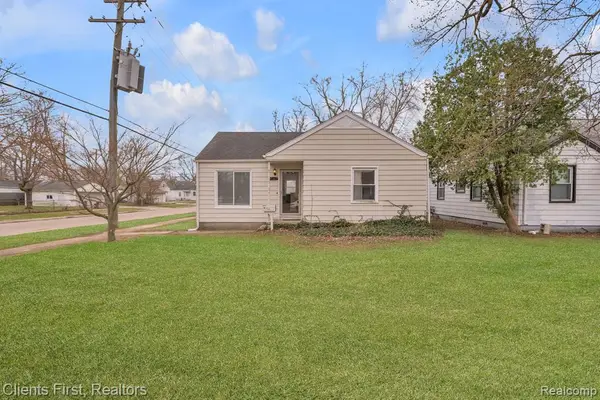 24301 Stanford, Dearborn Heights, MI 48125