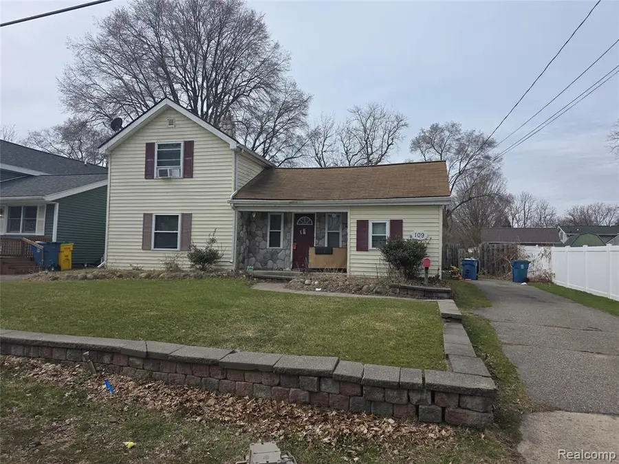 109 2nd, Holly, MI 48442 - #2