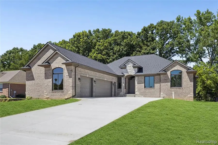 6429 Jamie, Grand Blanc, MI 48439 - #2