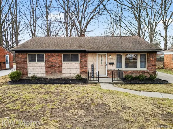 28055 Aberdeen, Southfield, MI 48076
