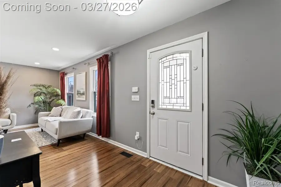 2017 Almont, Ferndale, MI 48220 - #3