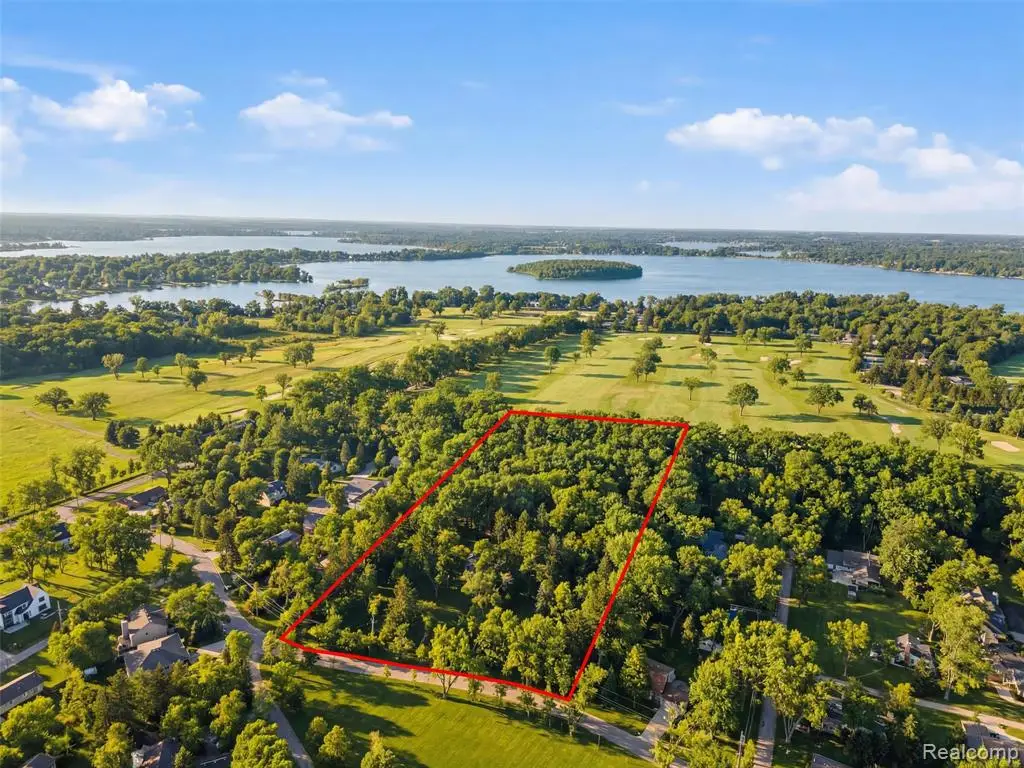 3655 Shady Beach, Orchard Lake Village, MI 48324 - #1