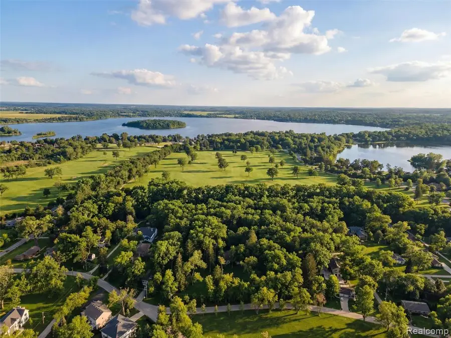 3655 Shady Beach, Orchard Lake Village, MI 48324 - #3
