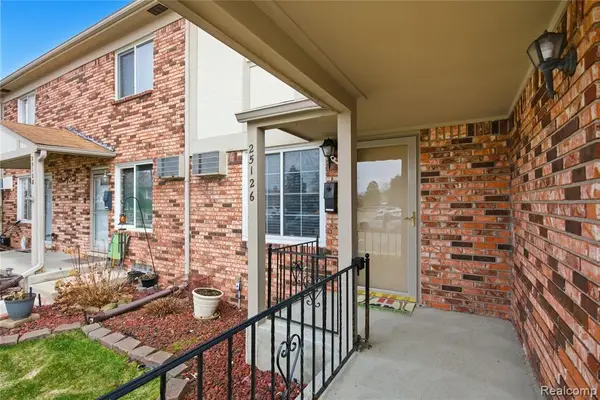 25126 Franklin Franklin Terrace #6, South Lyon, MI 48178
