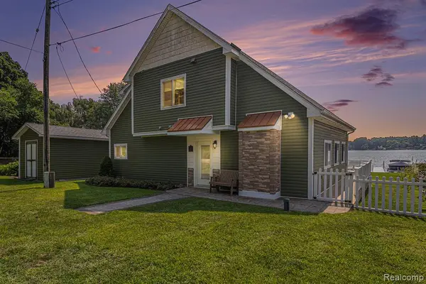 3174 Nisbet, Pinckney, MI 48169