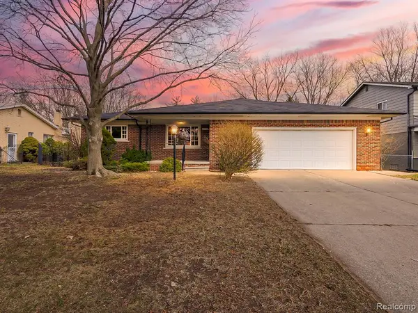 25748 Curie, Warren, MI 48091