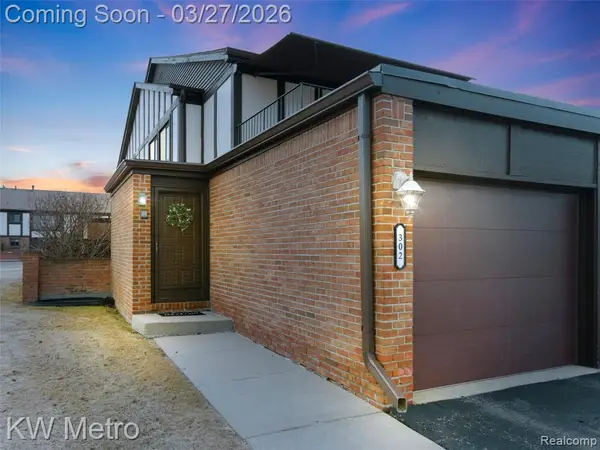 302 Country Club, Saint Clair Shores, MI 48082