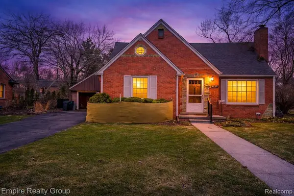 32321 Arlington, Beverly Hills, MI 48025