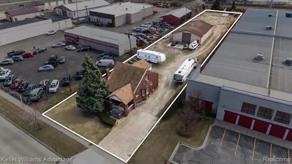 34233 Michigan, Wayne, MI 48184