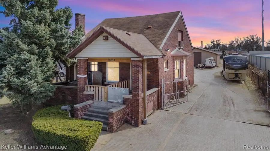 34233 Michigan, Wayne, MI 48184 - #2