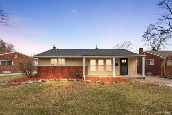 32076 Saint Annes, Warren, MI 48092