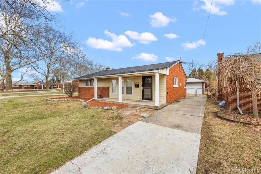 32076 Saint Annes, Warren, MI 48092 - #2