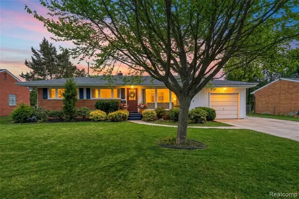 22960 Manning, Farmington, MI 48336