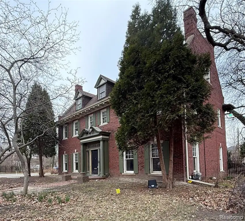 1818 Iroquois, Detroit, MI 48214 - #2