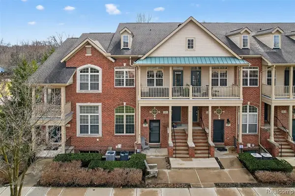 143 E Bay, Walled Lake, MI 48390