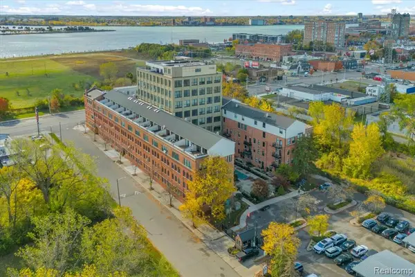 6533 E Jefferson #230T, Detroit, MI 48207