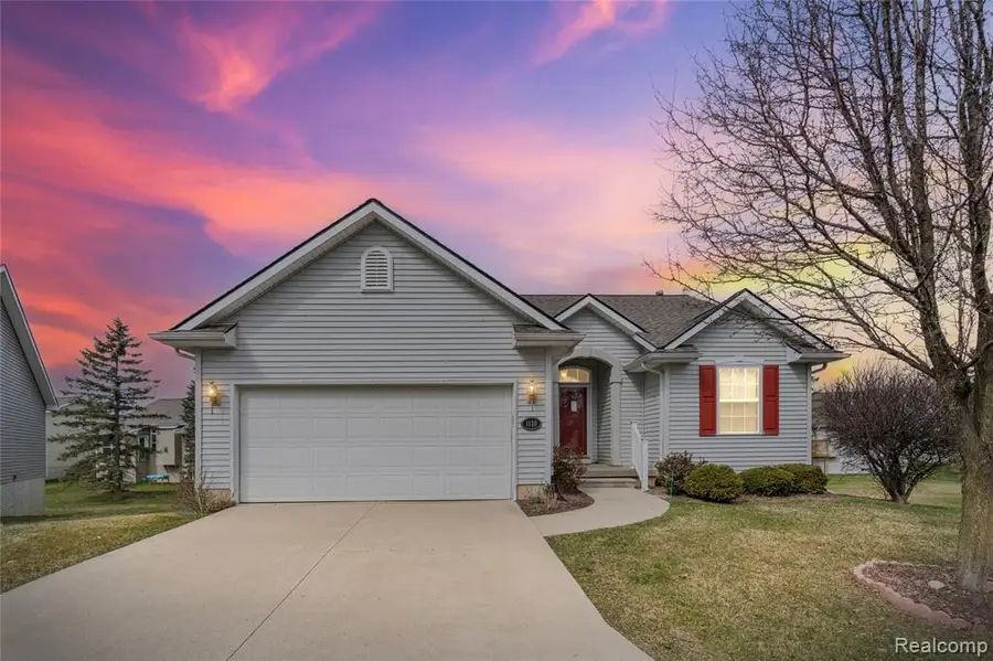 1130 Creekside, Burton, MI 48509 - #3