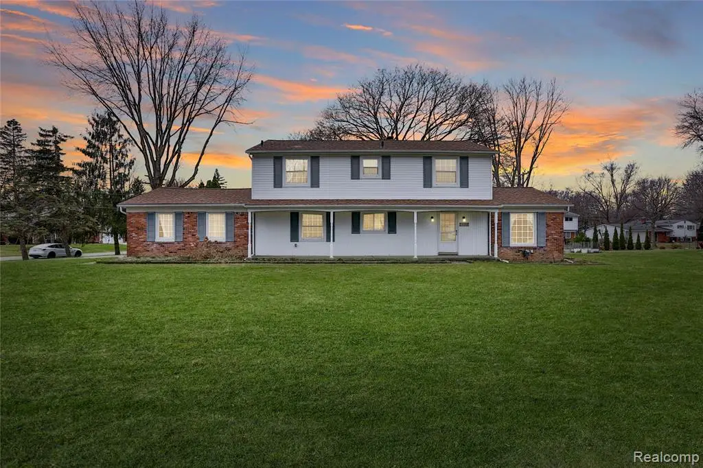 32319 Nottingwood, Farmington, MI 48334 - #1