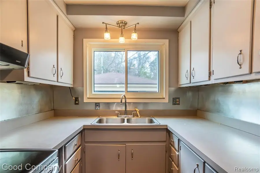 725 Duchess, Milford, MI 48381 - #3