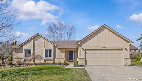 24707 Picara, Novi, MI 48374