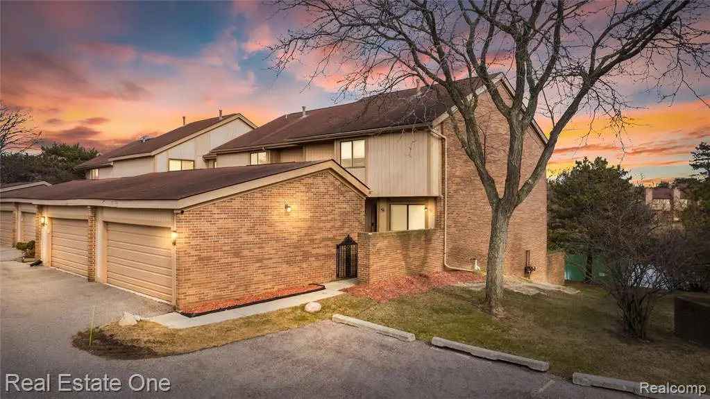 5273 Wright, West Bloomfield, MI 48322 - #1