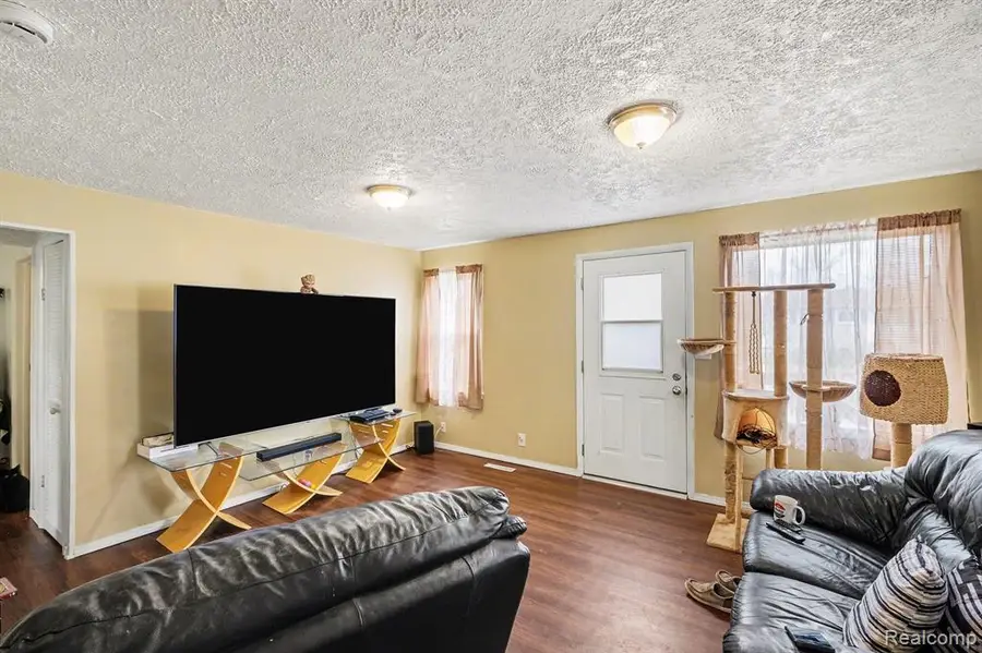 3316 Lockhead, Burton, MI 48529 - #3