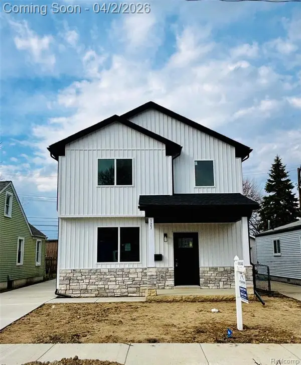 127 E Mahan, Hazel Park, MI 48030