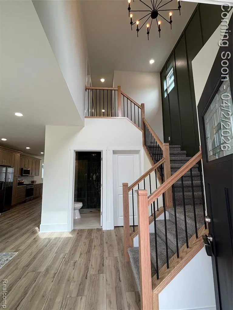 127 E Mahan, Hazel Park, MI 48030 - #2