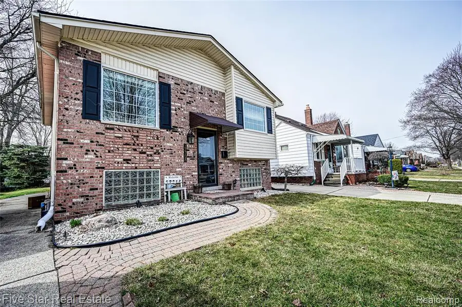 22708 Alger, Saint Clair Shores, MI 48080 - #2