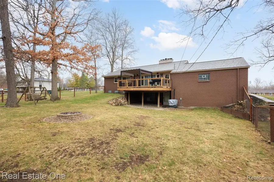 1030 E Silverbell, Lake Orion, MI 48360 - #2