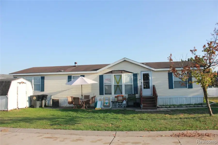 7065 El Paso, Romulus, MI 48174 - #3