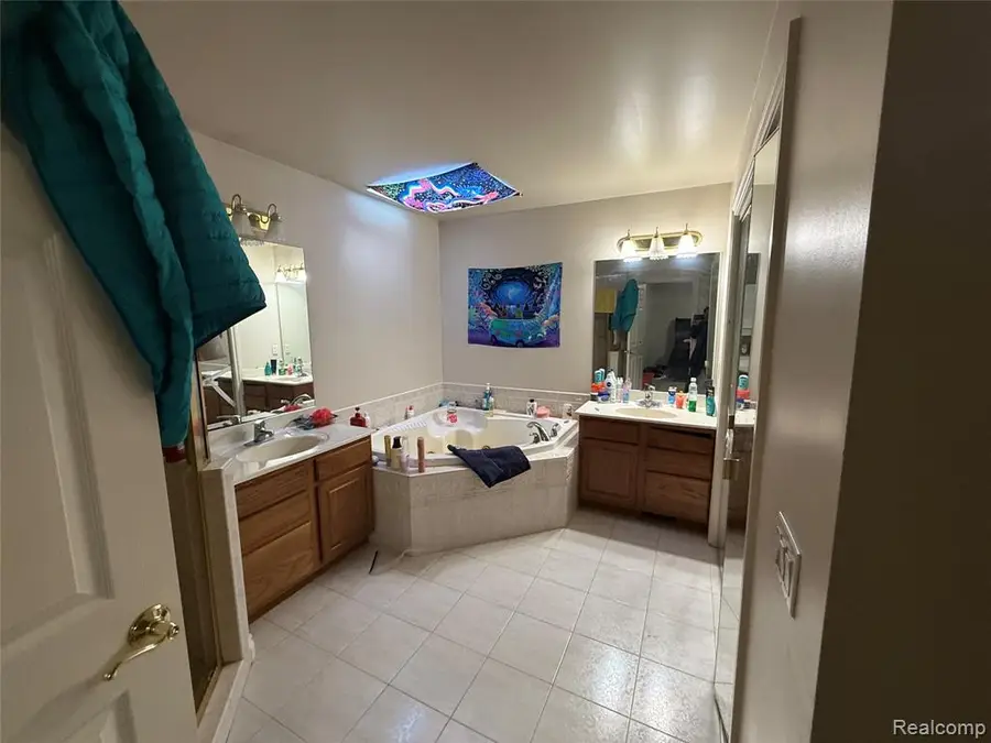 2097 Whispering Waters, Flushing, MI 48433 - #3
