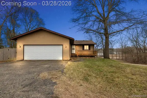 6210 Tripp, Holly, MI 48442
