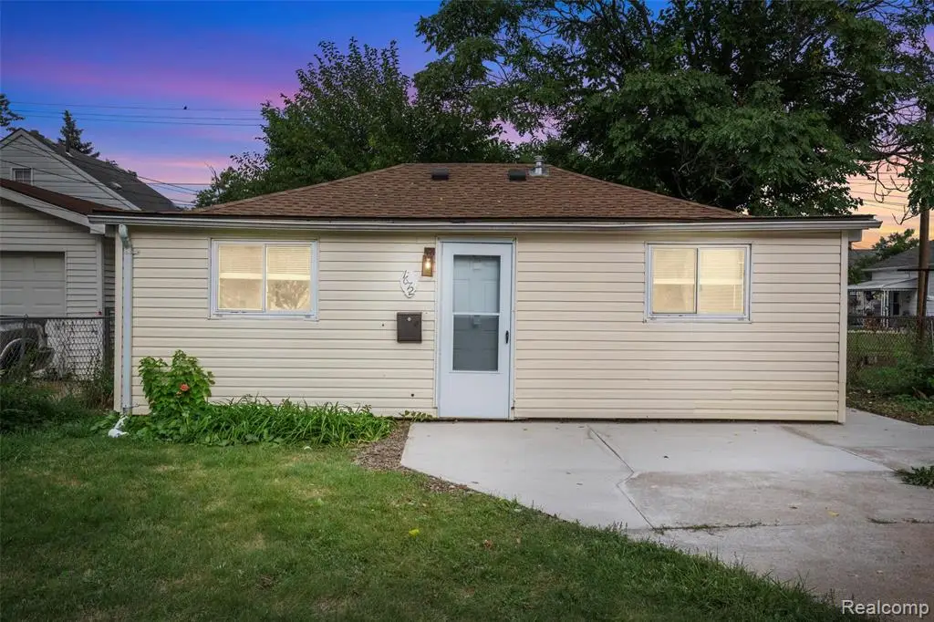 1672 Lafayette, Lincoln Park, MI 48146 - #1
