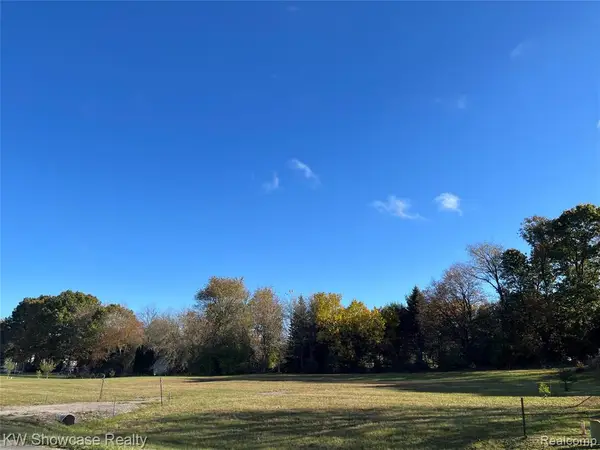 4640 Melanie, White Lake, MI 48383