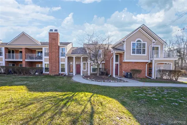 56075 Chesapeake #242, Utica, MI 48316