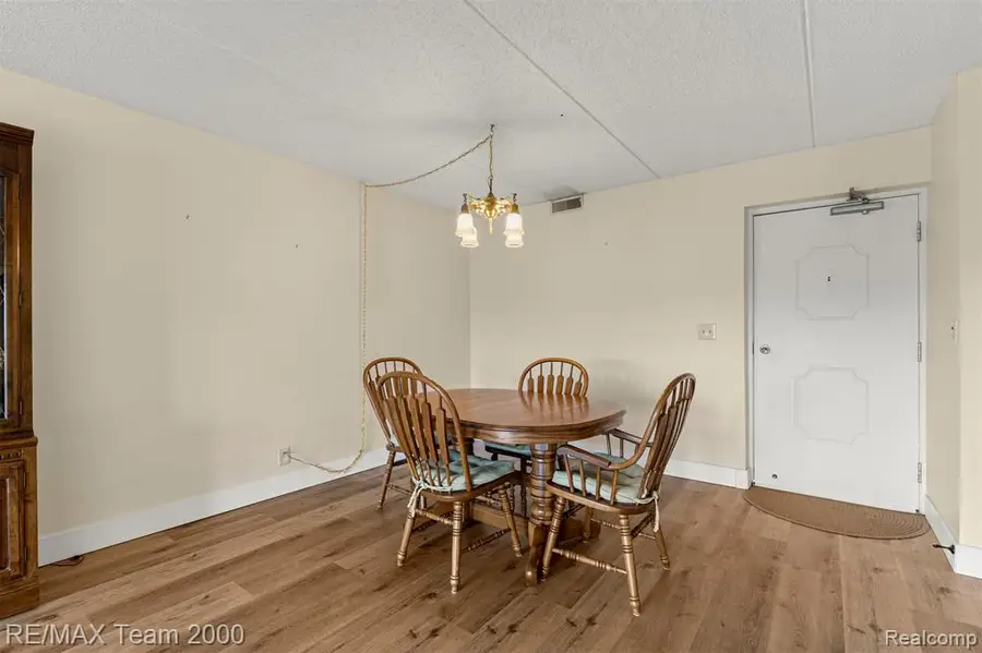 21800 Morley #417, Dearborn, MI 48124 - #3