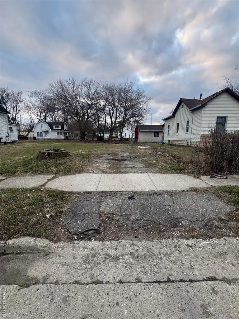 68 Lake, Pontiac, MI 48341 - #2