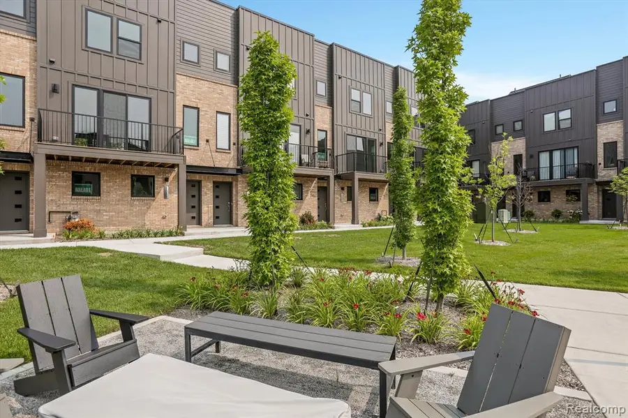 1058 Hampton #74, Grosse Pointe Woods, MI  - #3