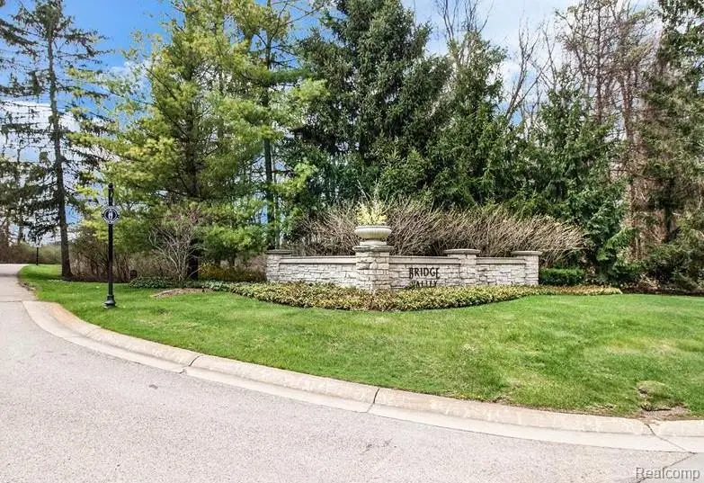 000 Pine Meadow, Clarkston, MI 48348 - #2