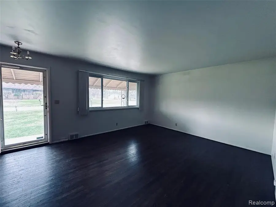 11005 Doren, Shelby, MI 48317 - #2